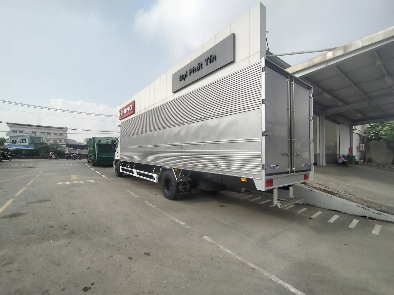 xe tải hino thùng kín FG UTRALONG THÙNG KÍN