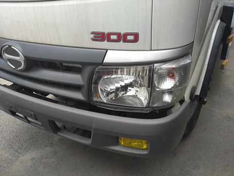 mặt nạ ga lăng xe tải Hino xzu 342L Dutro 3.5 tấn