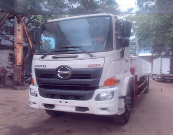 xe tải gắn cẩu UNIC URV 555 TL FG8JT7A 6.6 TẤN 1